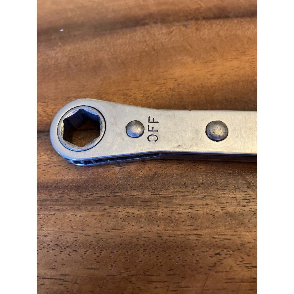 Snap-On R1618S 1/2" & 9/16" Ratcheting Box End Wrench 6-Point - Picture 9 of 10